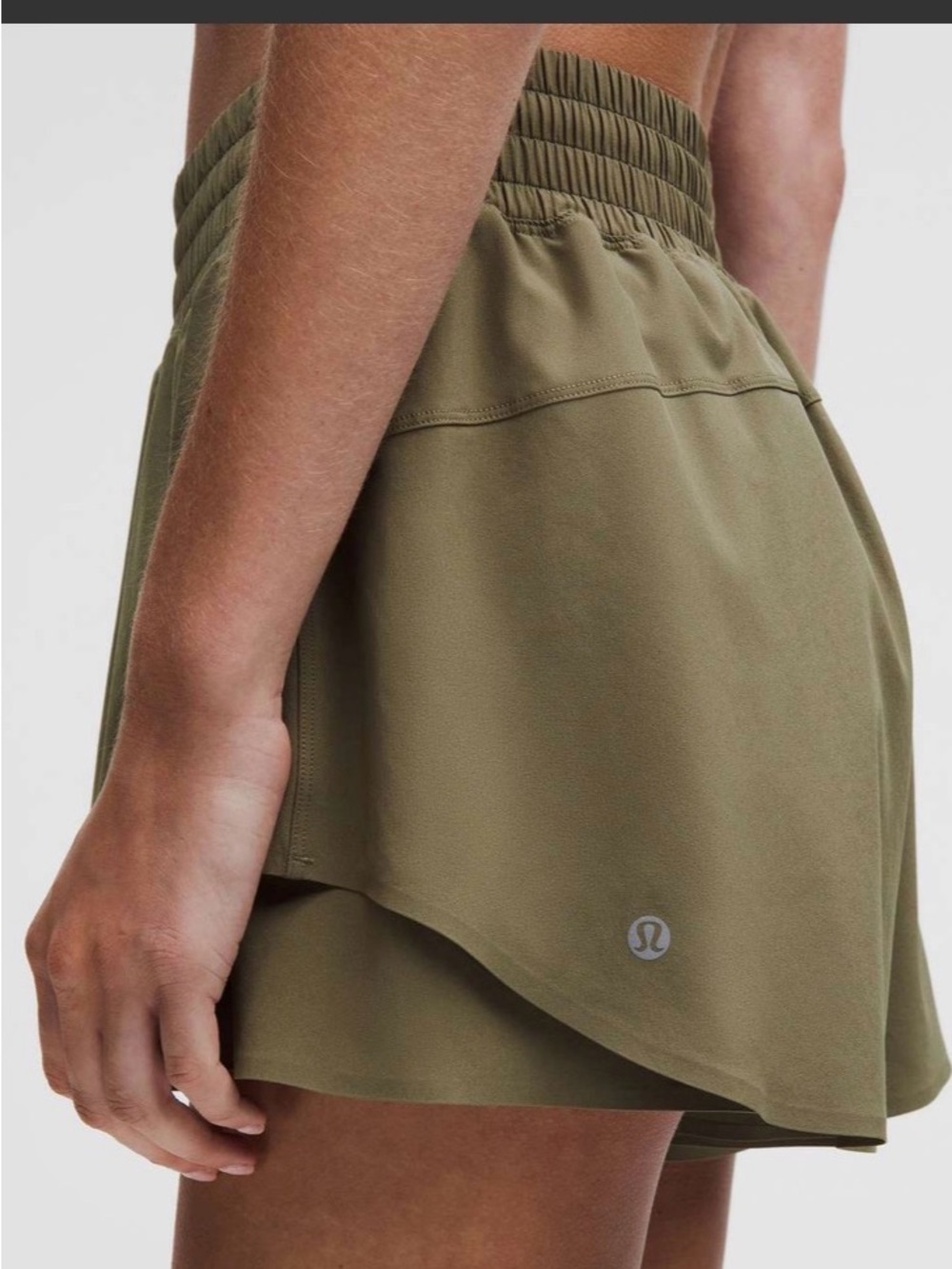 Lululemon Shake It Out High-Rise Running Short 2.5"
Bay Leaf XL - Picture 3 of 8